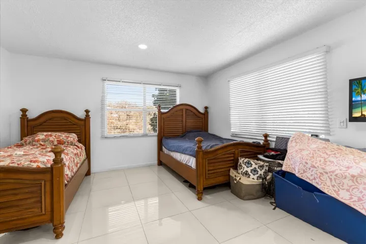 6301-N-Falls-Cir-Dr-Apt-307-HigMedia-027