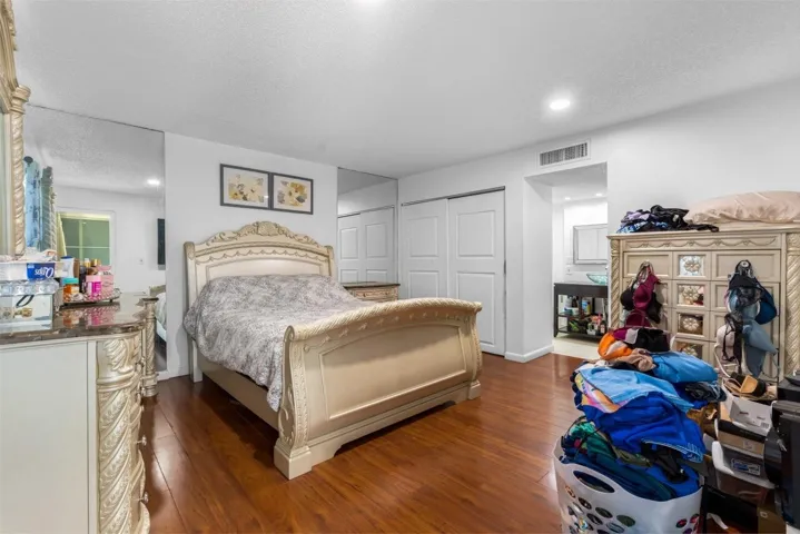 6301-N-Falls-Cir-Dr-Apt-307-HigMedia-019