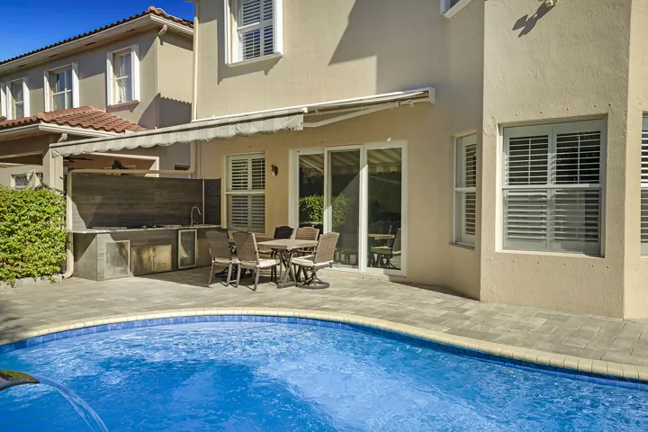 46_7167_Ivy_Crossing_Lane46_mls