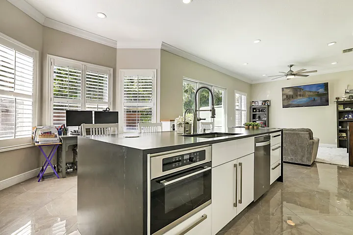 17_7167_Ivy_Crossing_Lane17_mls