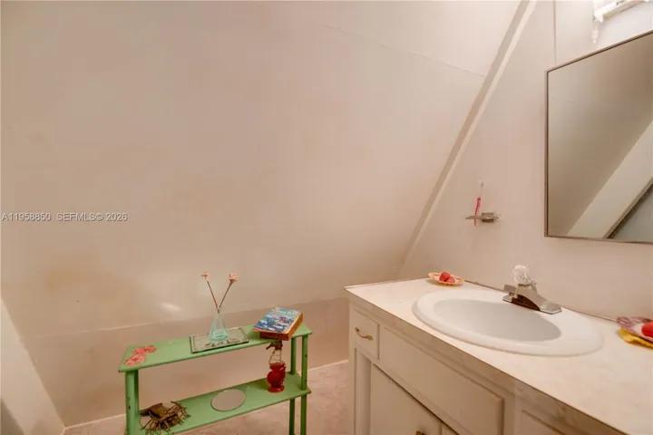 1/2 bath upstairs