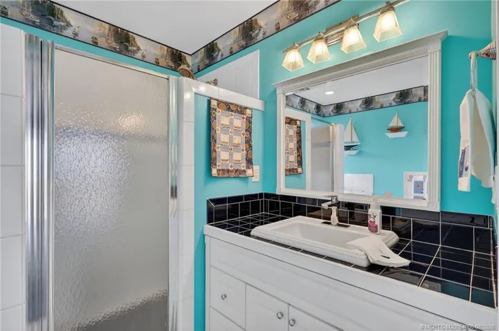 Spacious tub