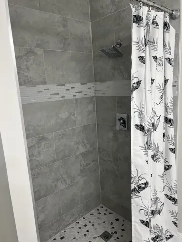 master bth with stepin shower