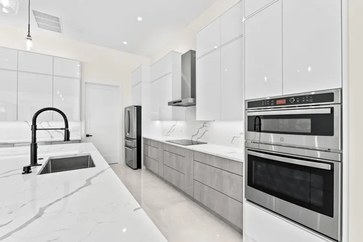 13-web-or-mls-A7405065