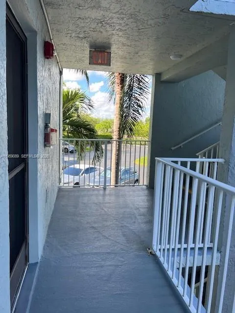 Entrance aisle