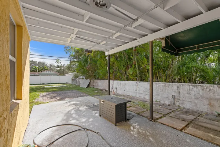 DSC01456.jpg-SMALL