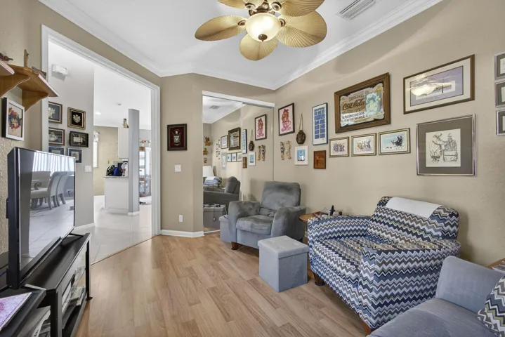 3rd bedroom/ den