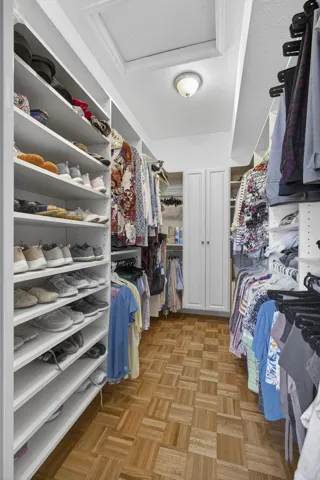 Walk in closet master