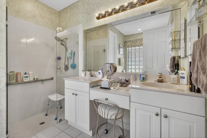 Master bath dual sinks