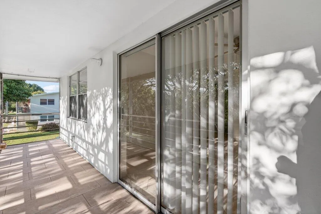 Patio to Primary.jpg-SMALL