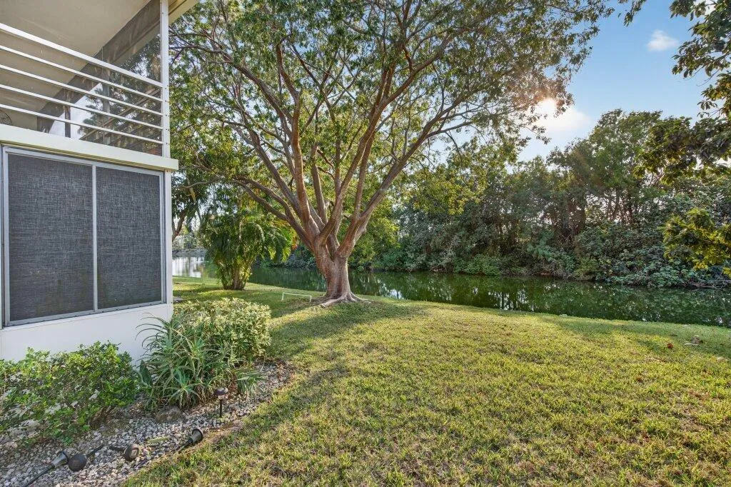 Backyard L.jpg-SMALL