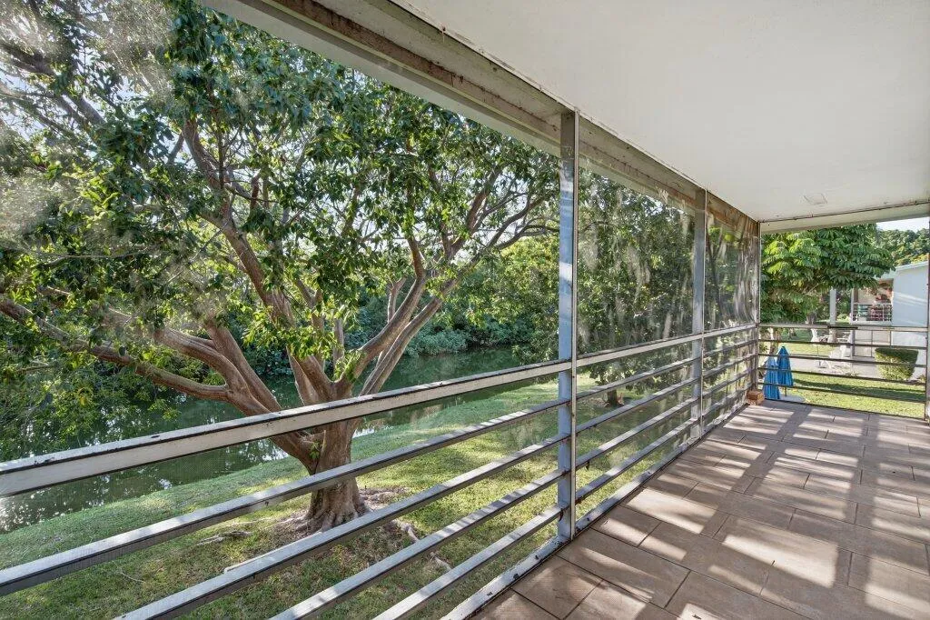 Patio R.jpg-SMALL