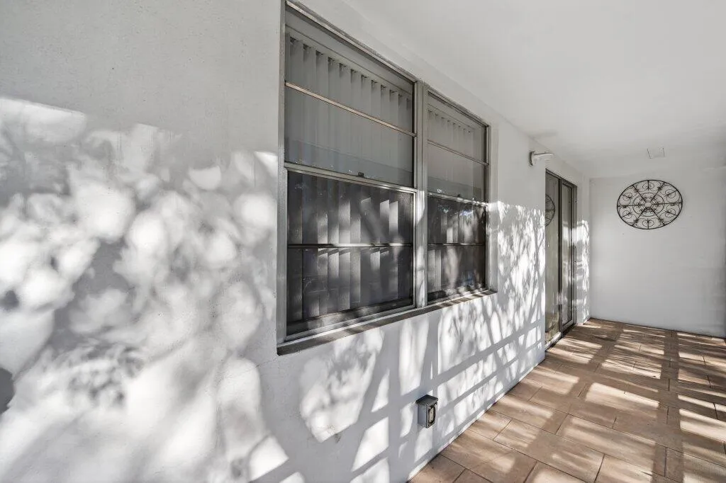 Patio to Living.jpg-SMALL