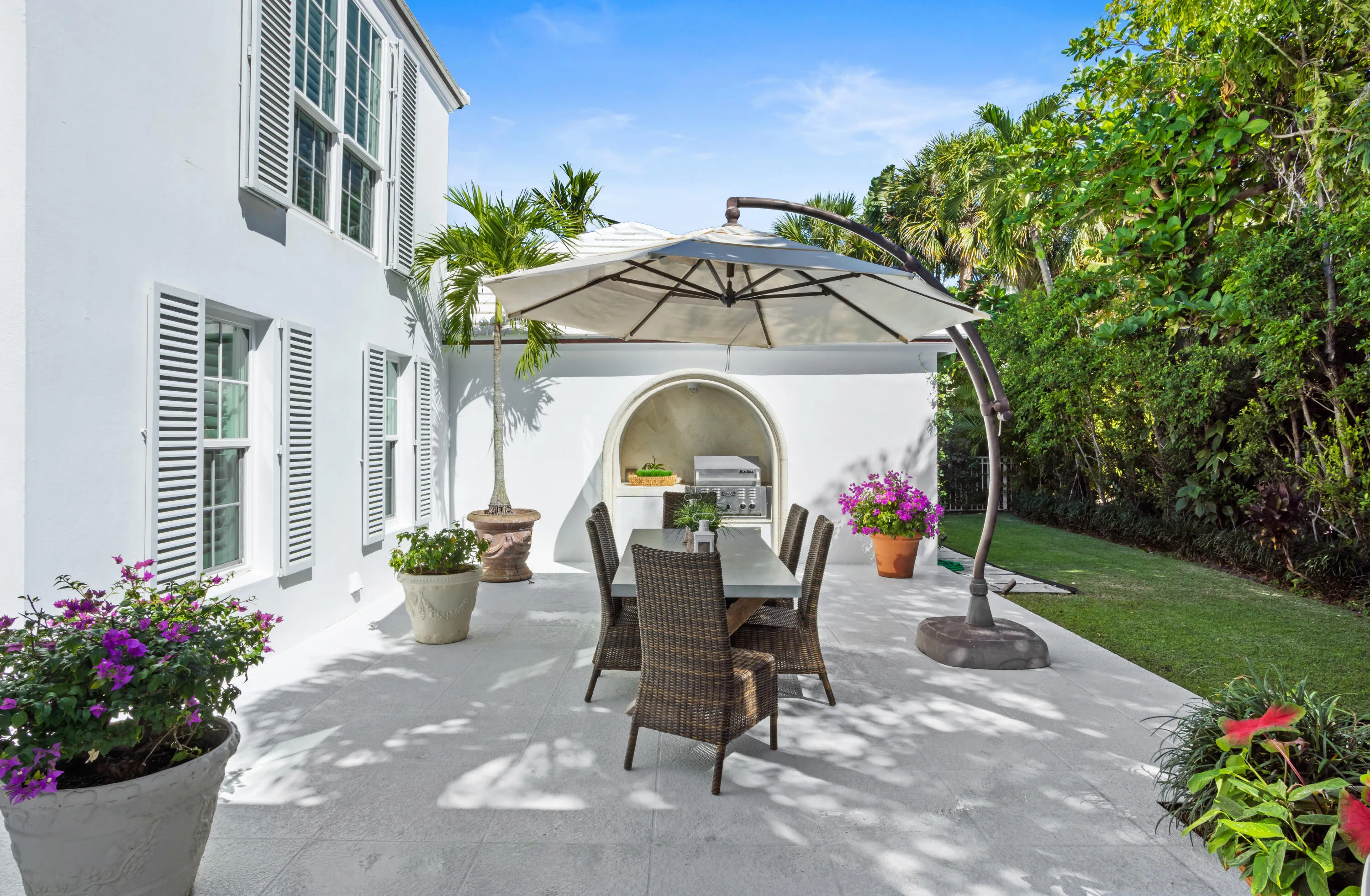 PATIO_DINING
