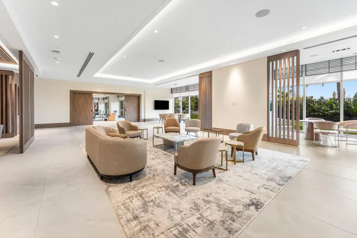 12 club room