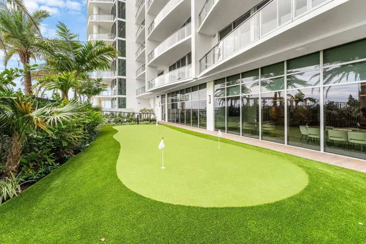 17 putting green