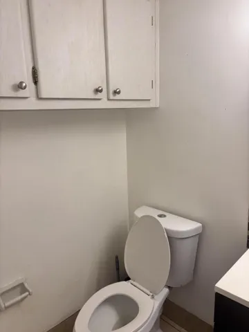 Half Restroom - Unit 103