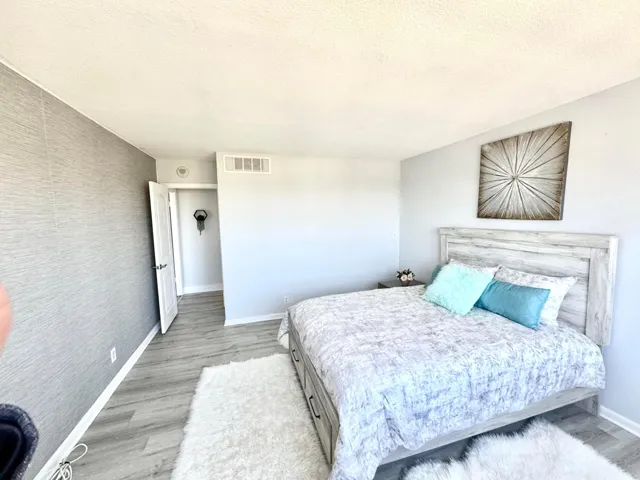 Guest bedroom
