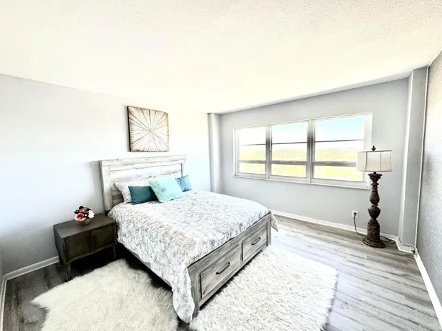 Guest bedroom