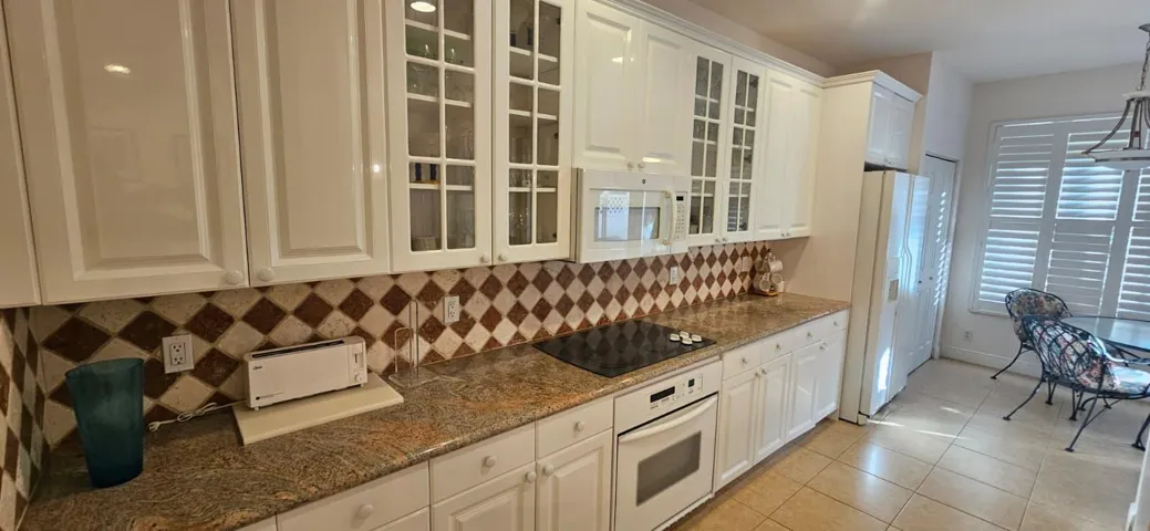 Las Kitchen