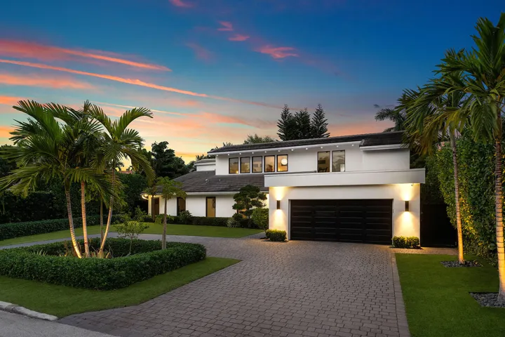 229_South_Maya_Palm_Drive_Dusk_02