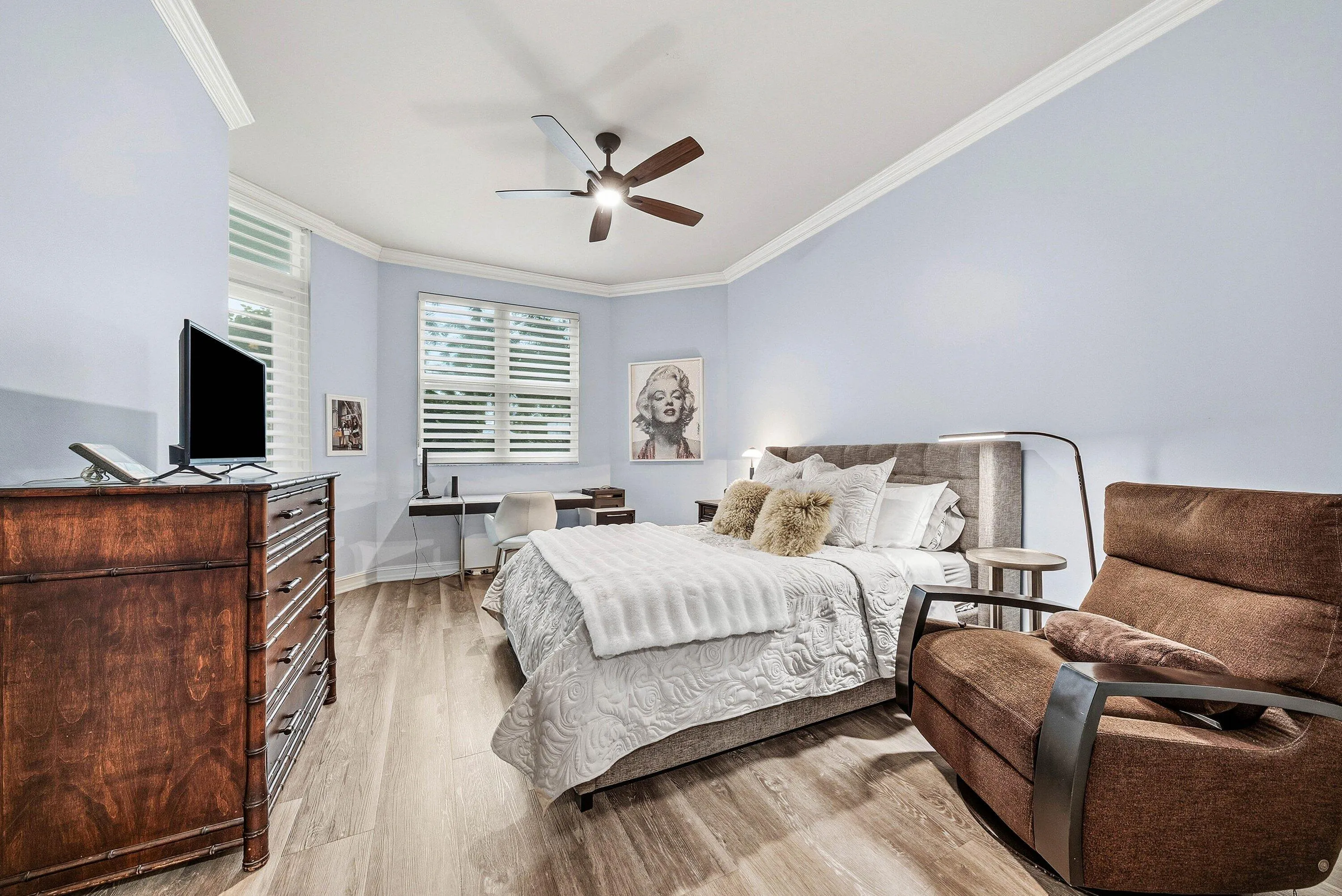 Spacious guest suite