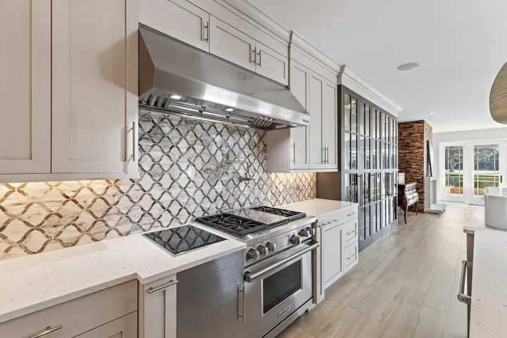 Kitchen - Breakfast Area