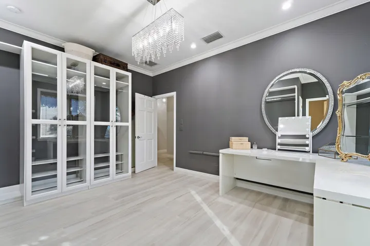 Guest Bedroom - Dressing Room