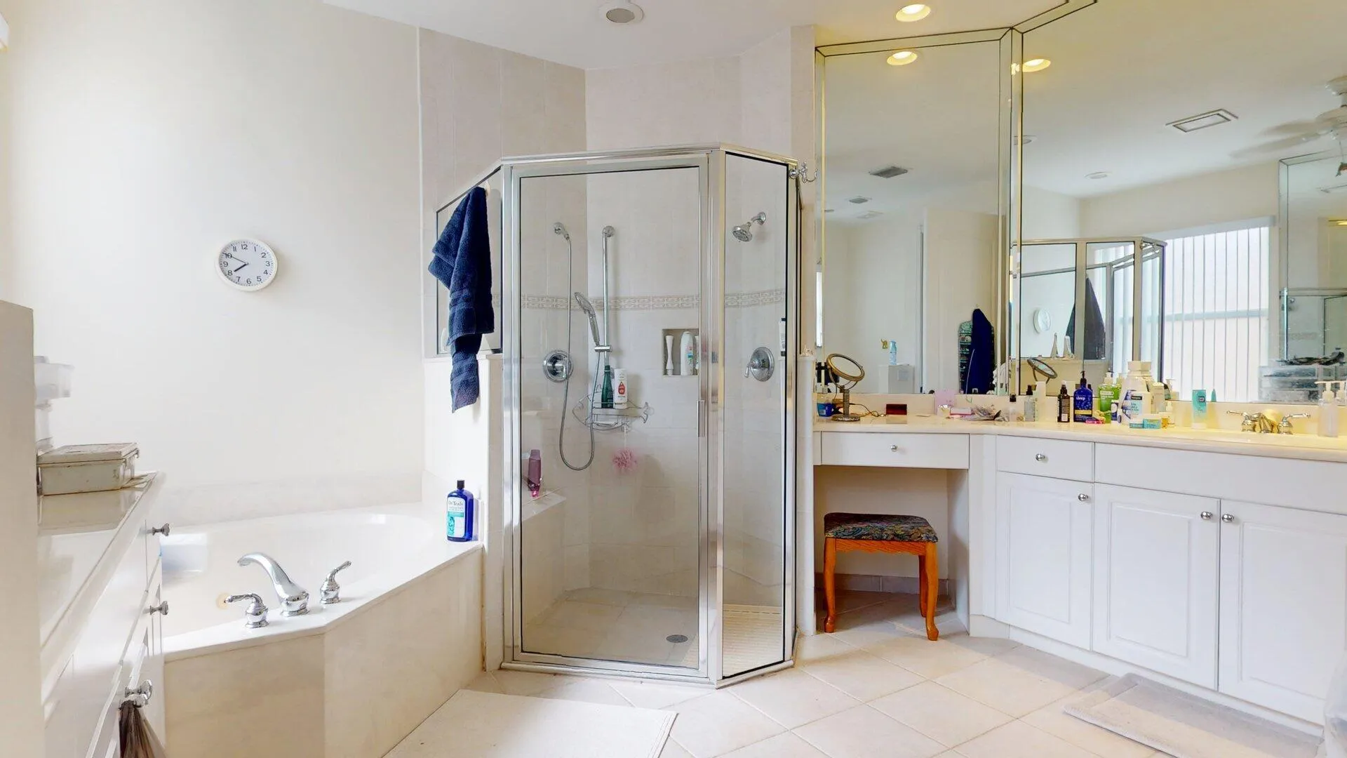 Guest Bathroom - AI ENHANCED