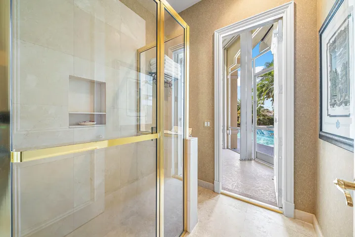 Guest Bath 4