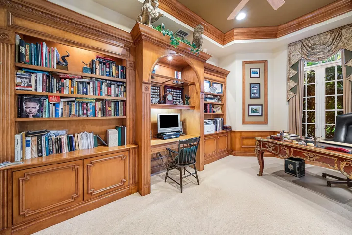Office/Den/Guest Bedroom 4