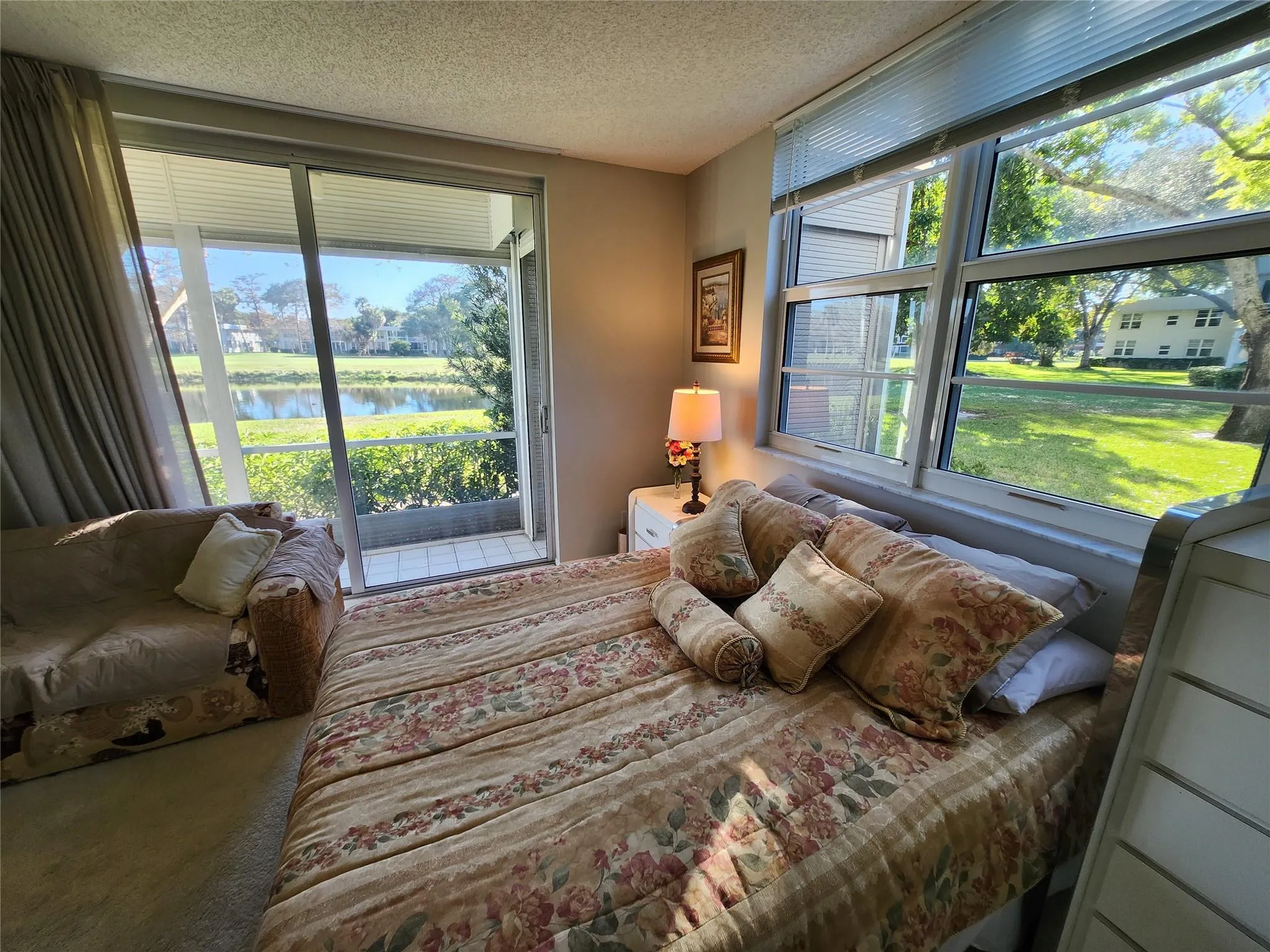 Lakefront Bedroom!!