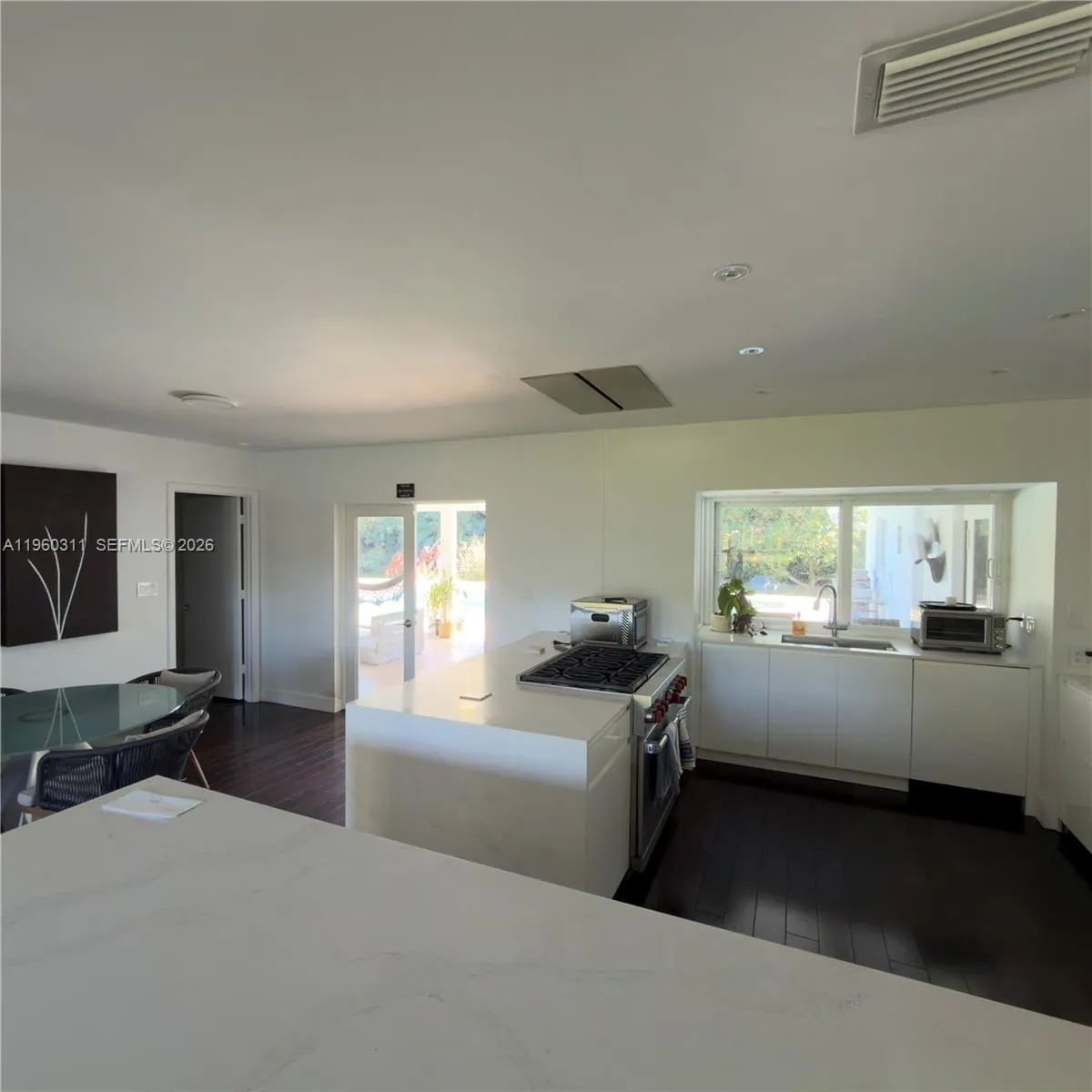 Nice view frominside and plenty of light. Ceiling Hood.
