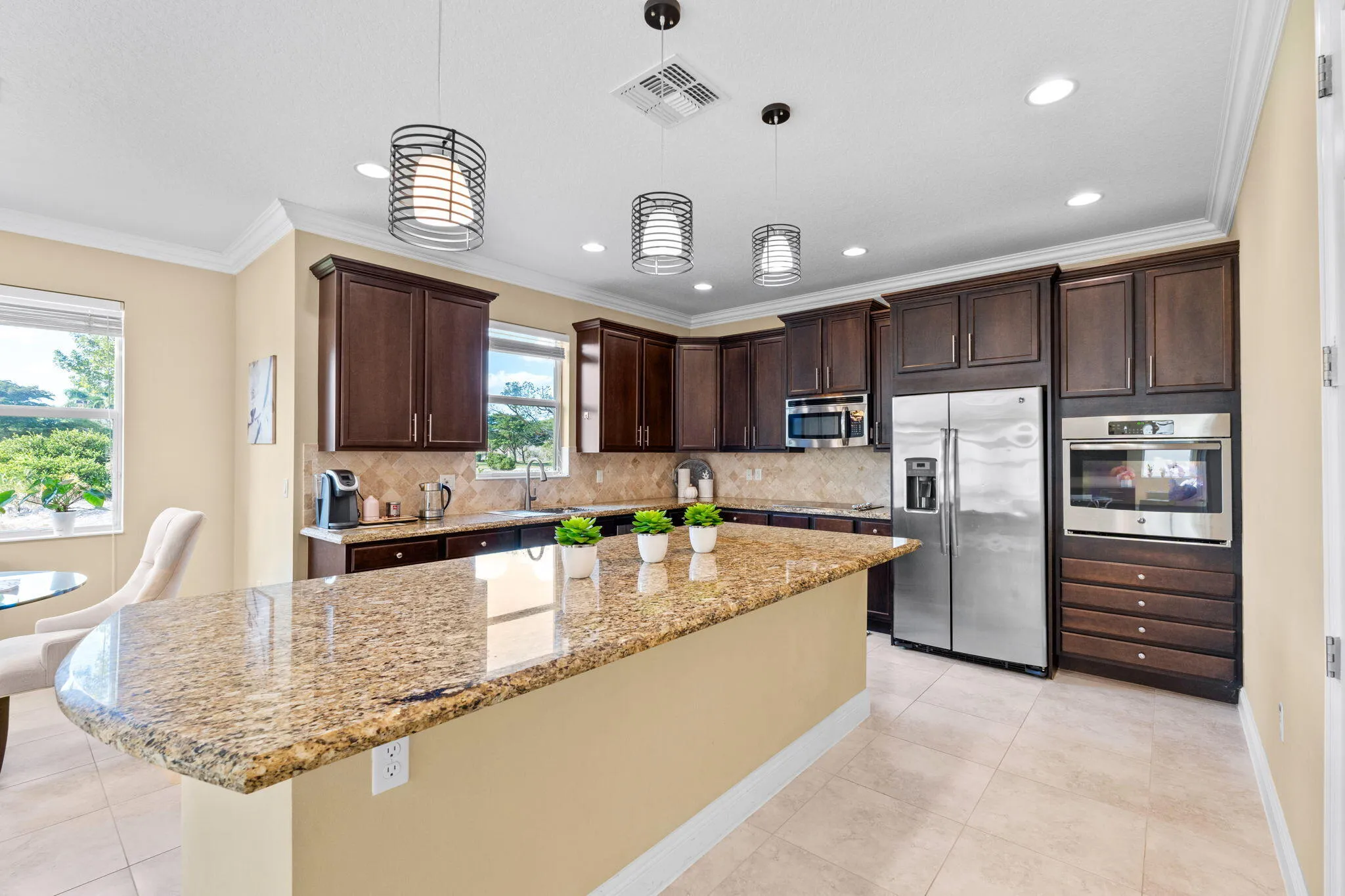 15-web-or-mls-A7404695
