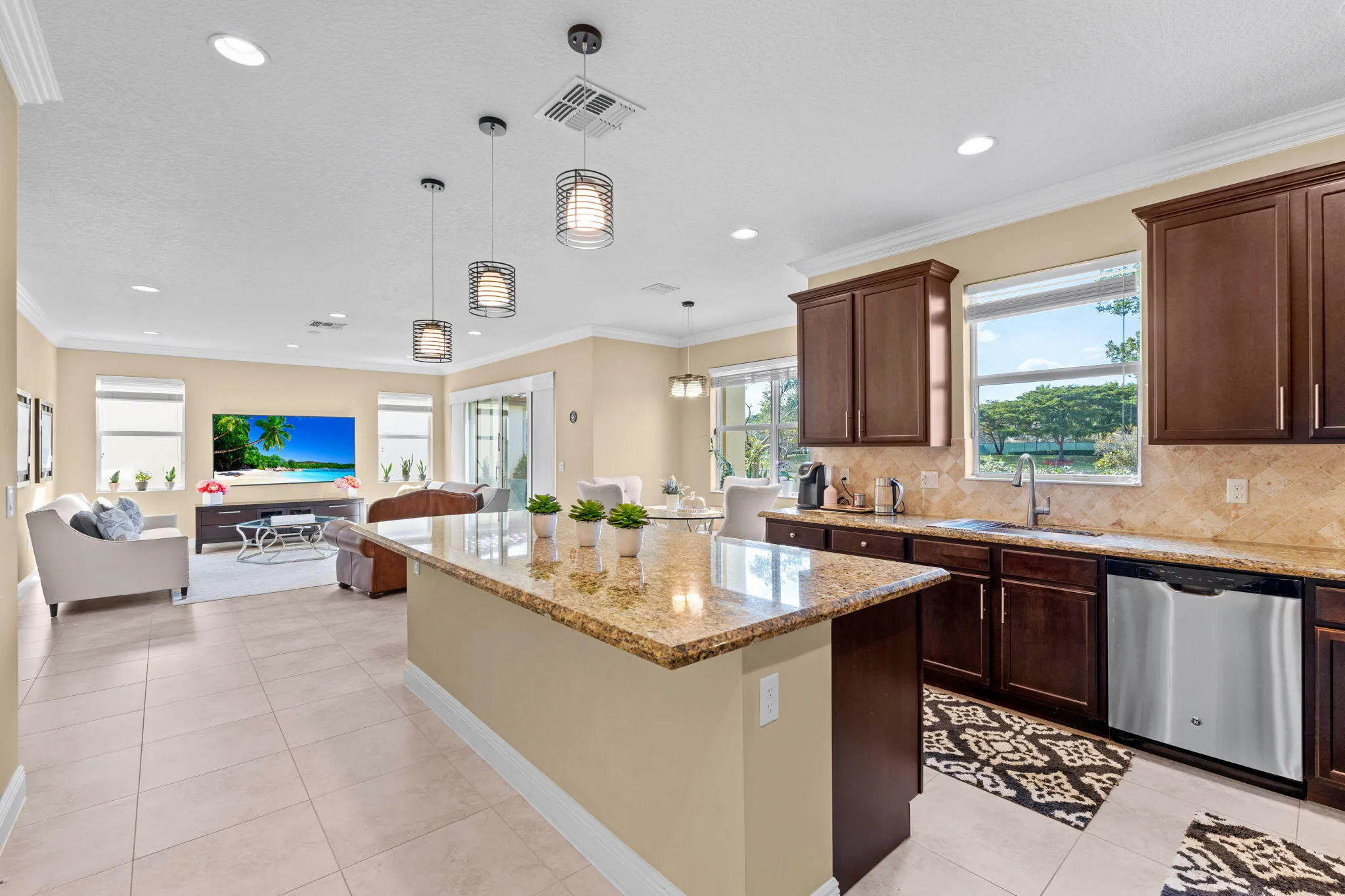17-web-or-mls-A7404701