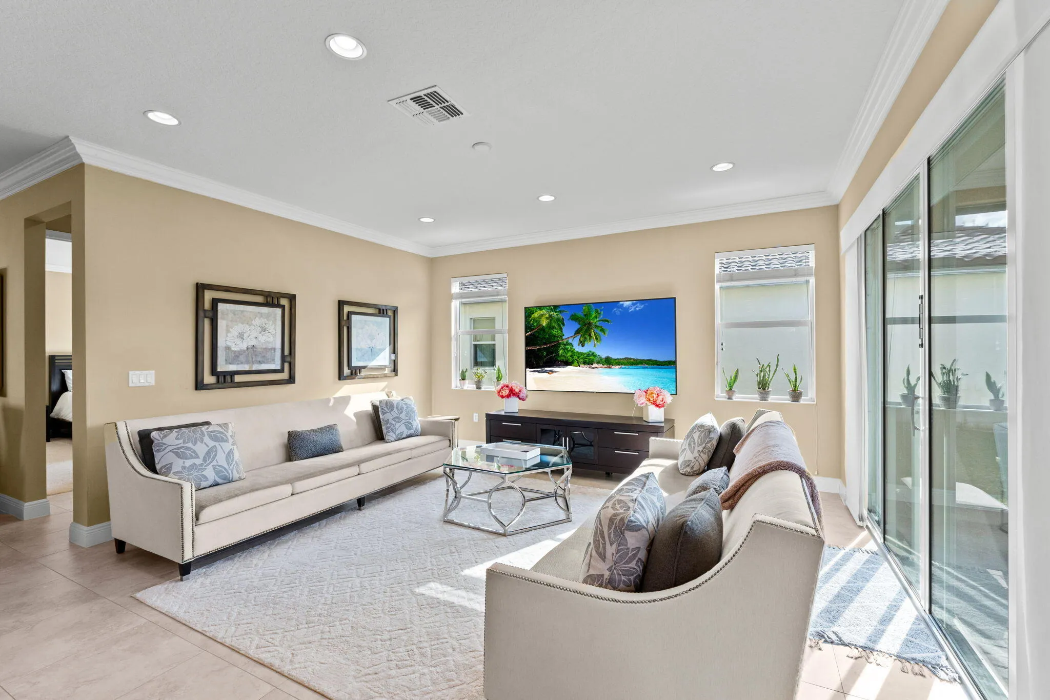 22-web-or-mls-A7404713