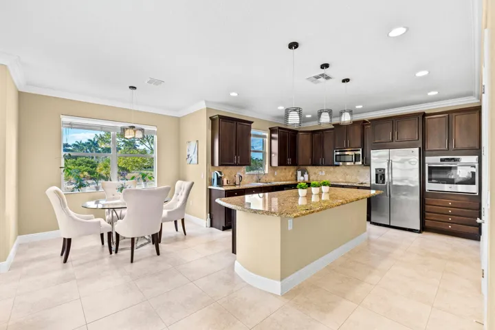 11-web-or-mls-A7404683