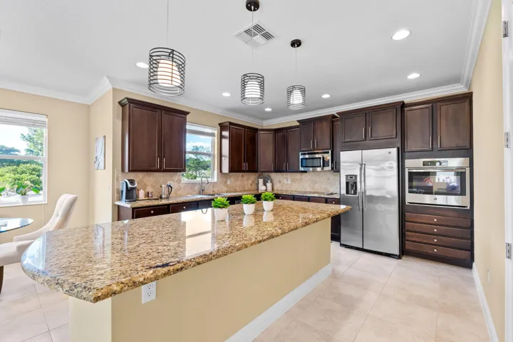 15-web-or-mls-A7404695