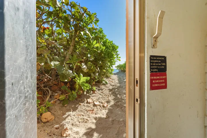 100 Worth Ave APT 310 Palm Beach FL 28