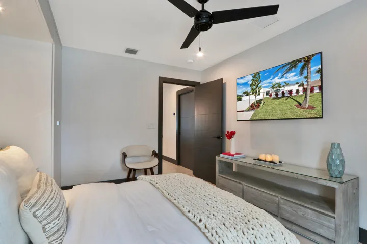 Guest bedroom
