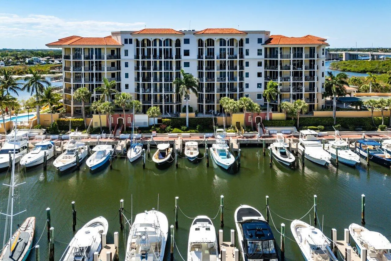 051-500SouthUSHighway1-202-Jupiter-FL-33