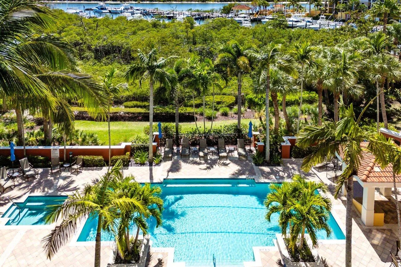 042-500SouthUSHighway1-202-Jupiter-FL-33