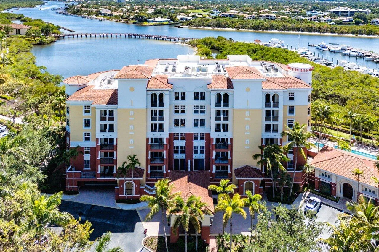 040-500SouthUSHighway1-202-Jupiter-FL-33