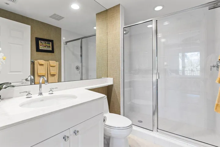 036-500SouthUSHighway1-202-Jupiter-FL-33