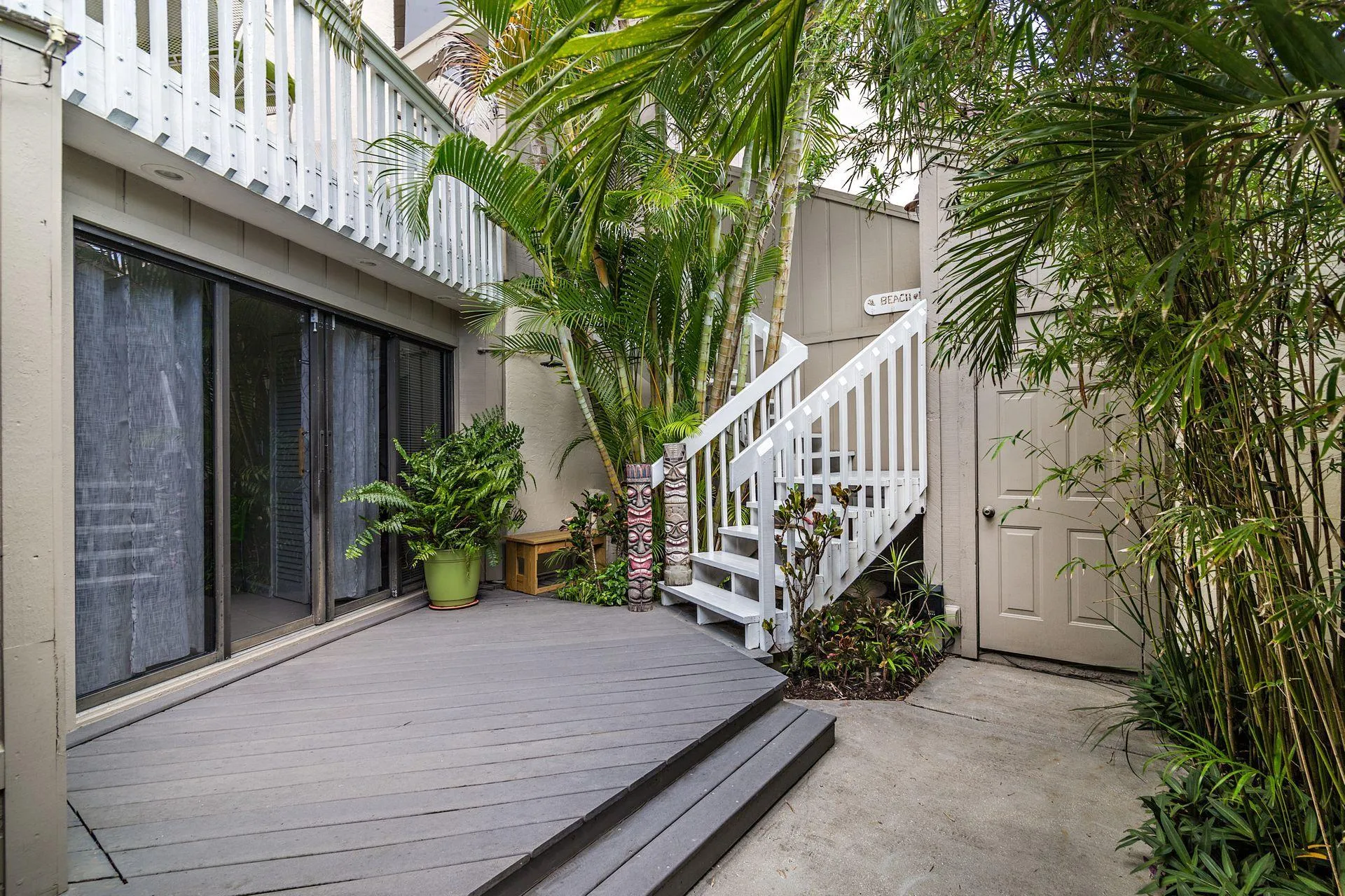 8G Private Courtyard