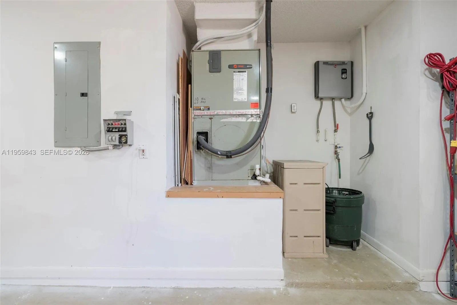 Electric Water Heater & Full House Generator Hook-Up Electric Water Heater & Full House Generator Hook-Up