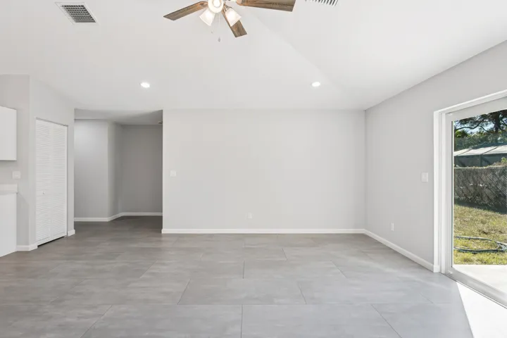 4JS00673