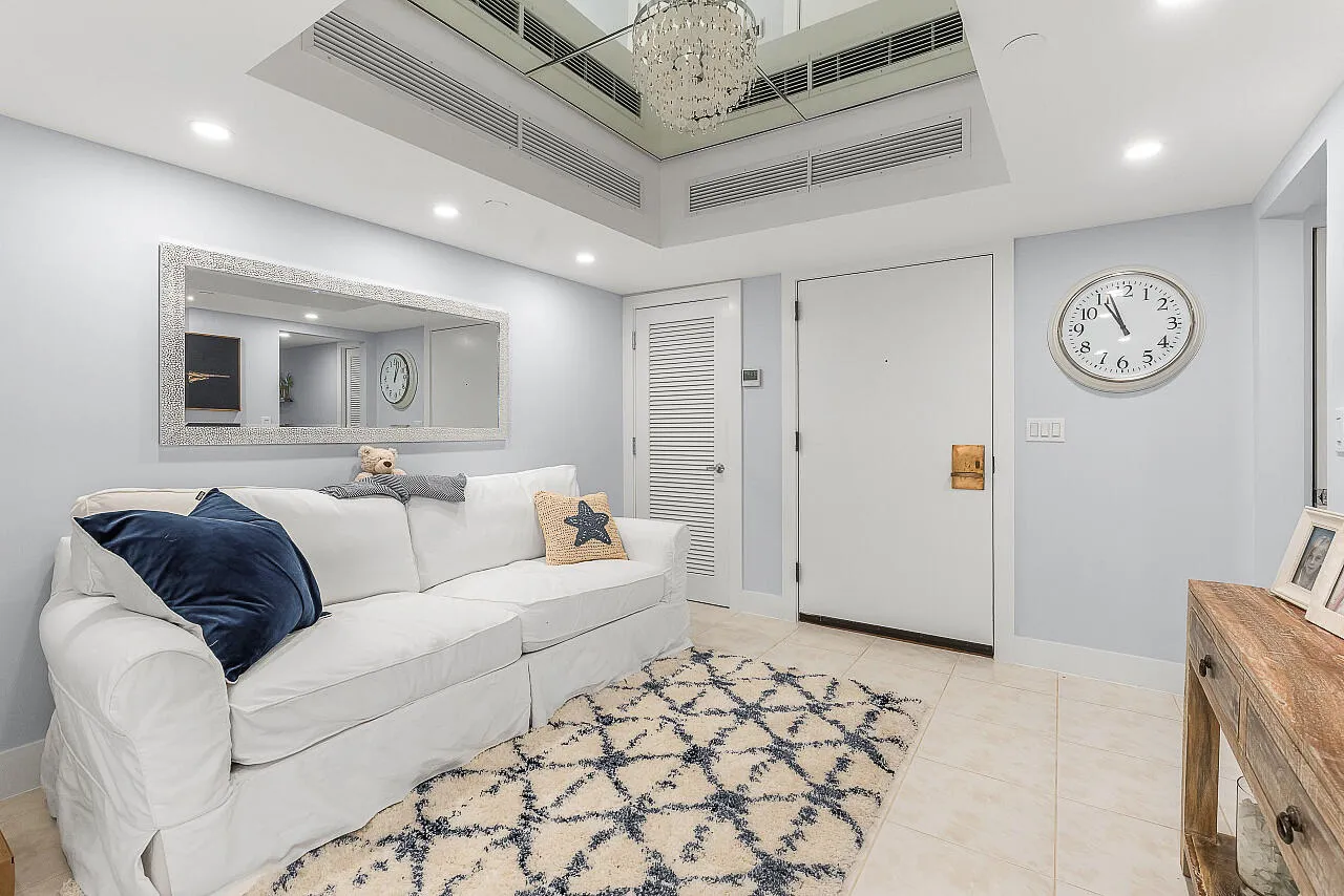 100-Lakeshore-Dr-252-HigMedia-002-1280