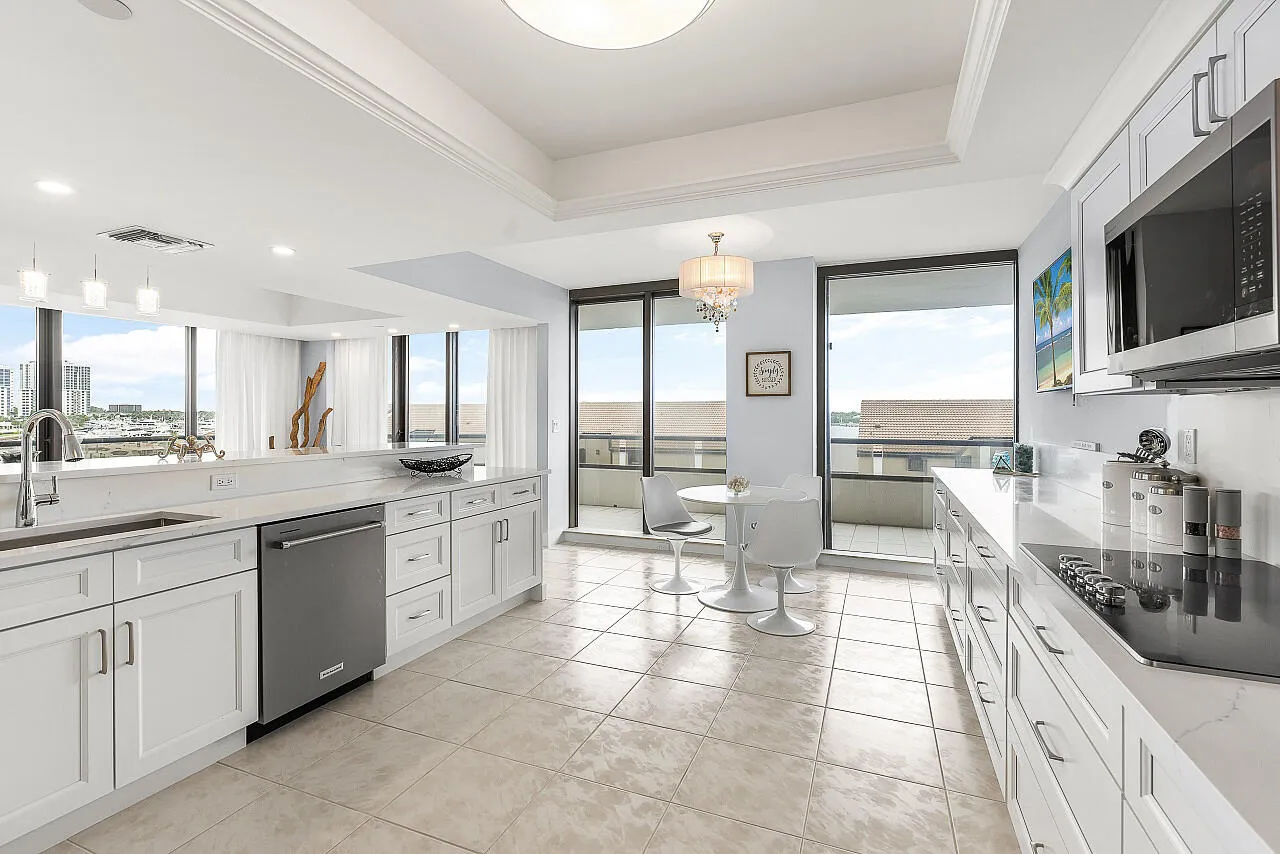 100-Lakeshore-Dr-252-HigMedia-012-1280