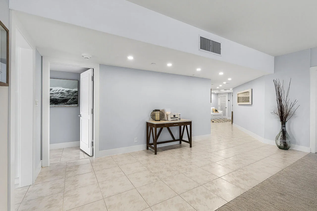 100-Lakeshore-Dr-252-HigMedia-010-1280